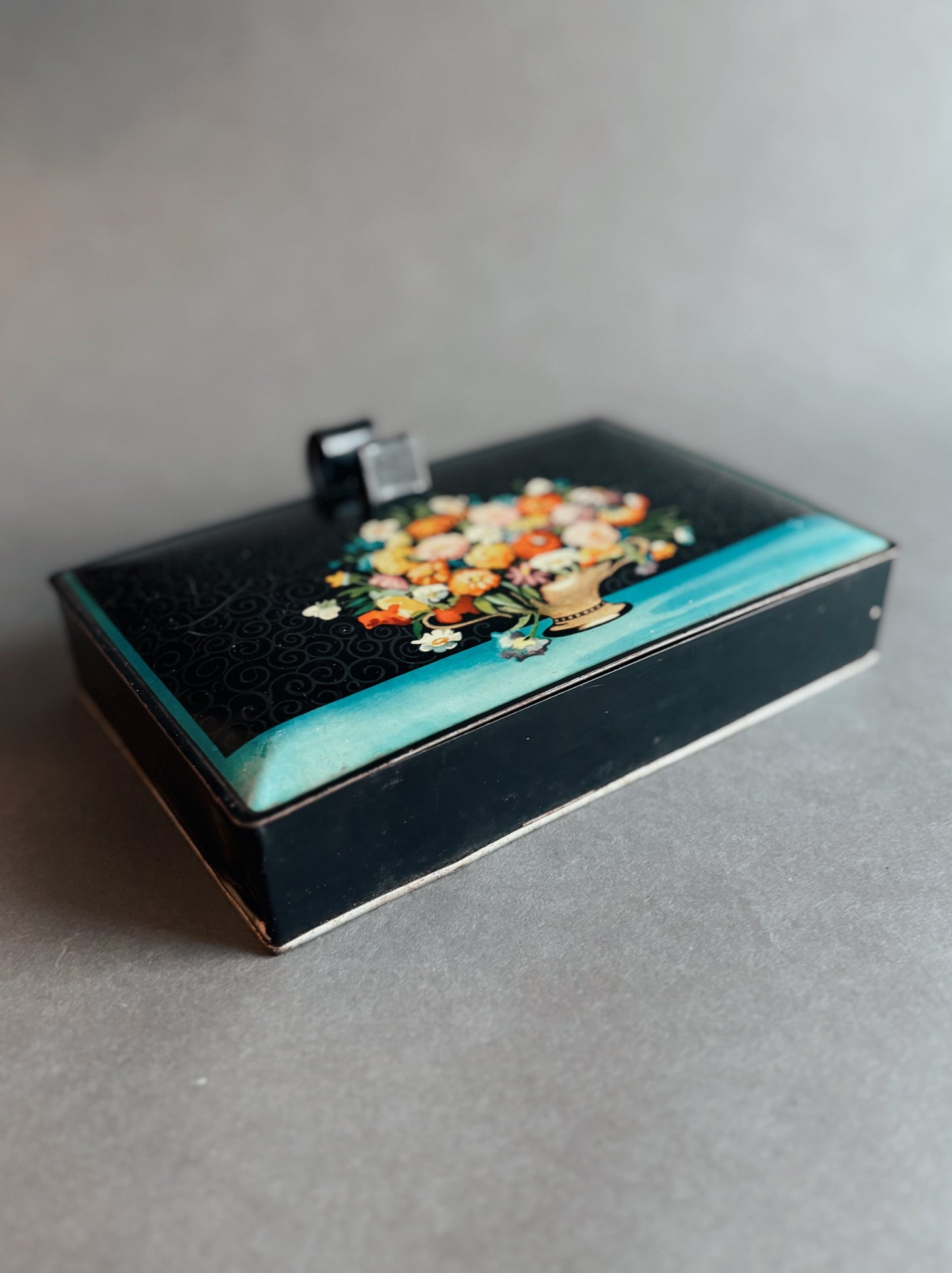 Vintage Art Deco Tin
