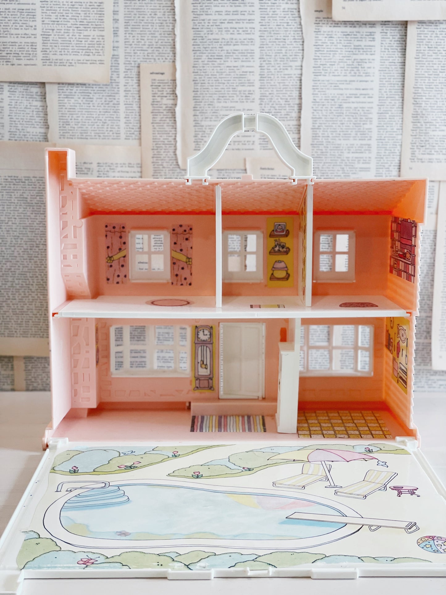 Vintage Doll House - Pink - 1970s