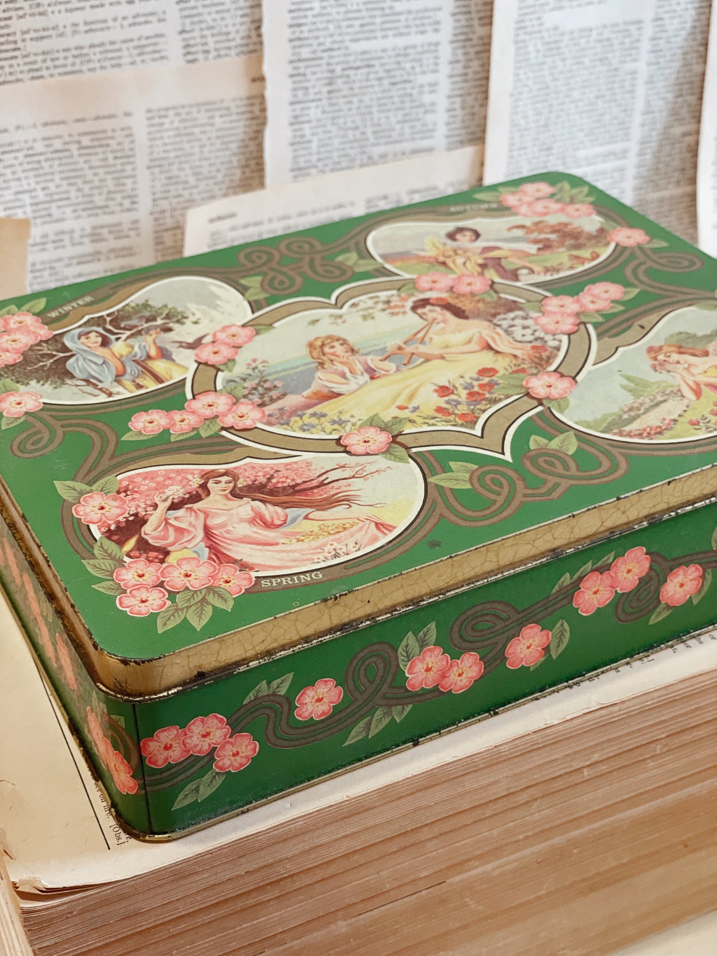 Vintage tin