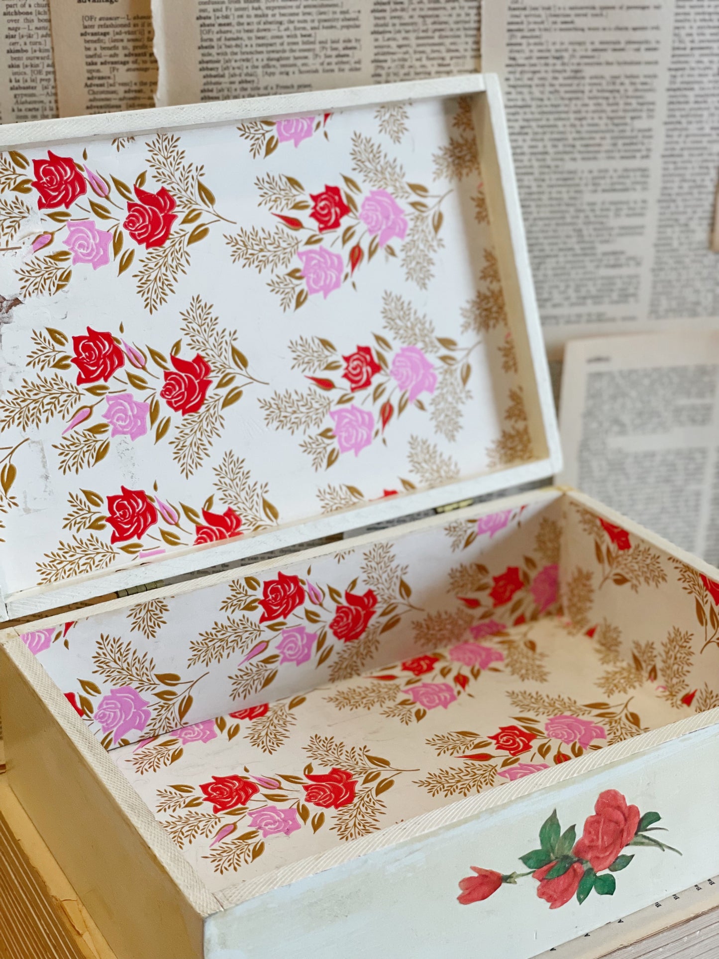 Vintage Hand-painted Vanity Box // Roses