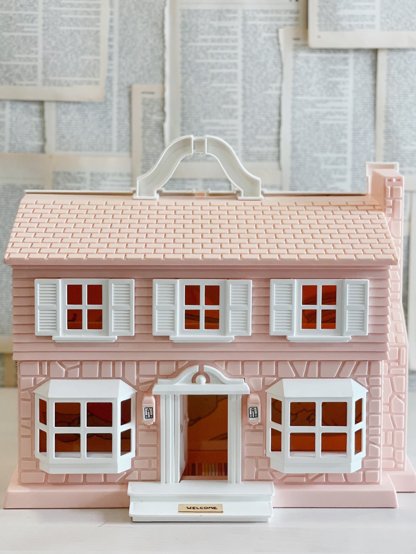 Vintage Doll House - Pink - 1970s