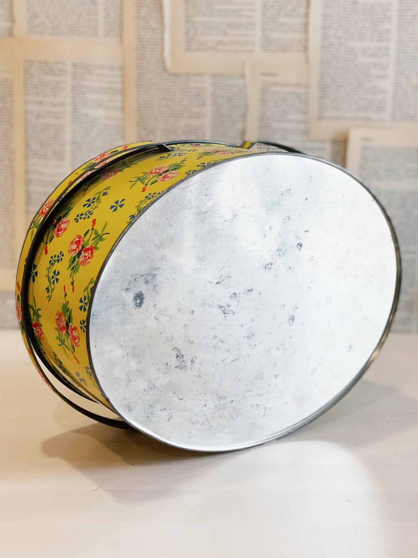 Vintage Tin Lunch Pale / Basket