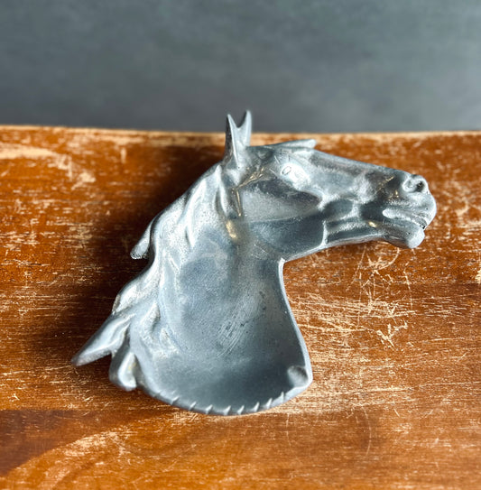 Horse head trivet