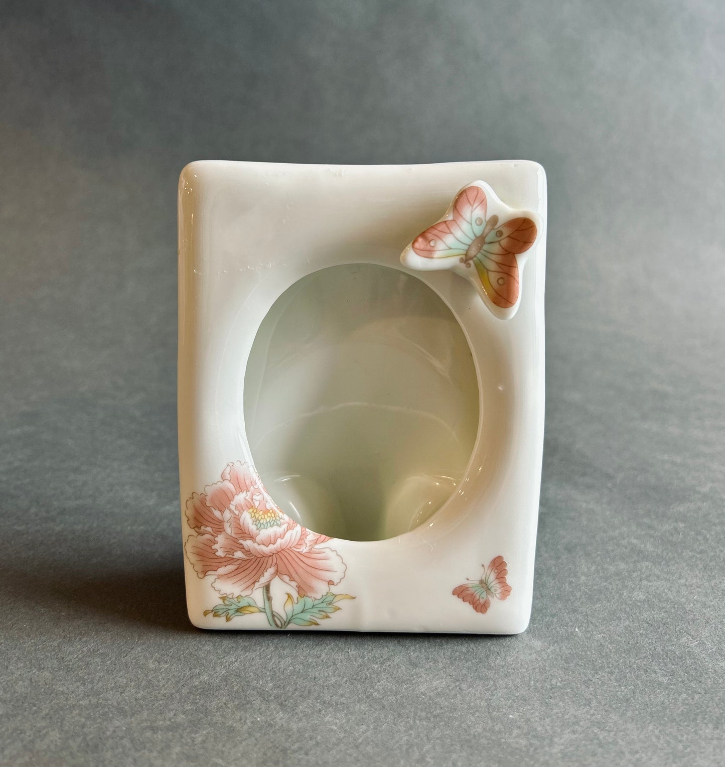 Square porcelain frame