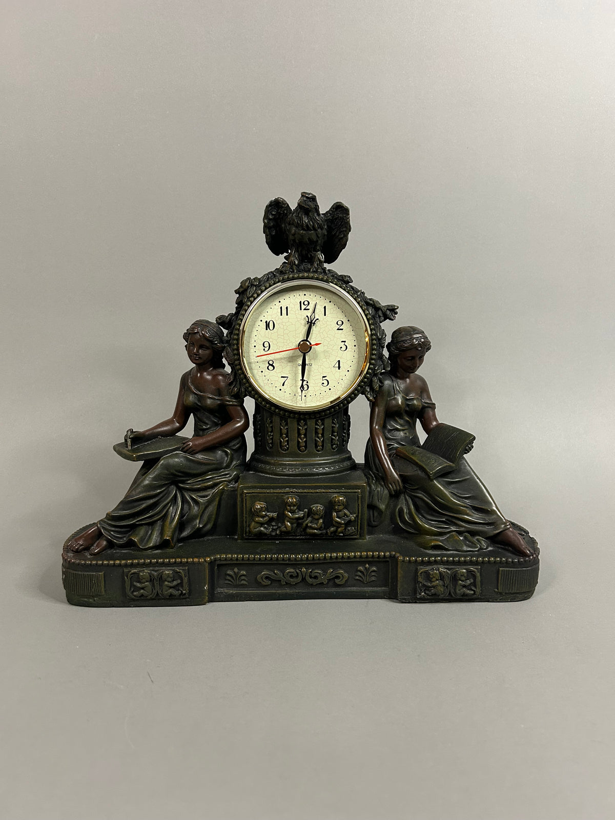 Sosa Mantel Clock Statue