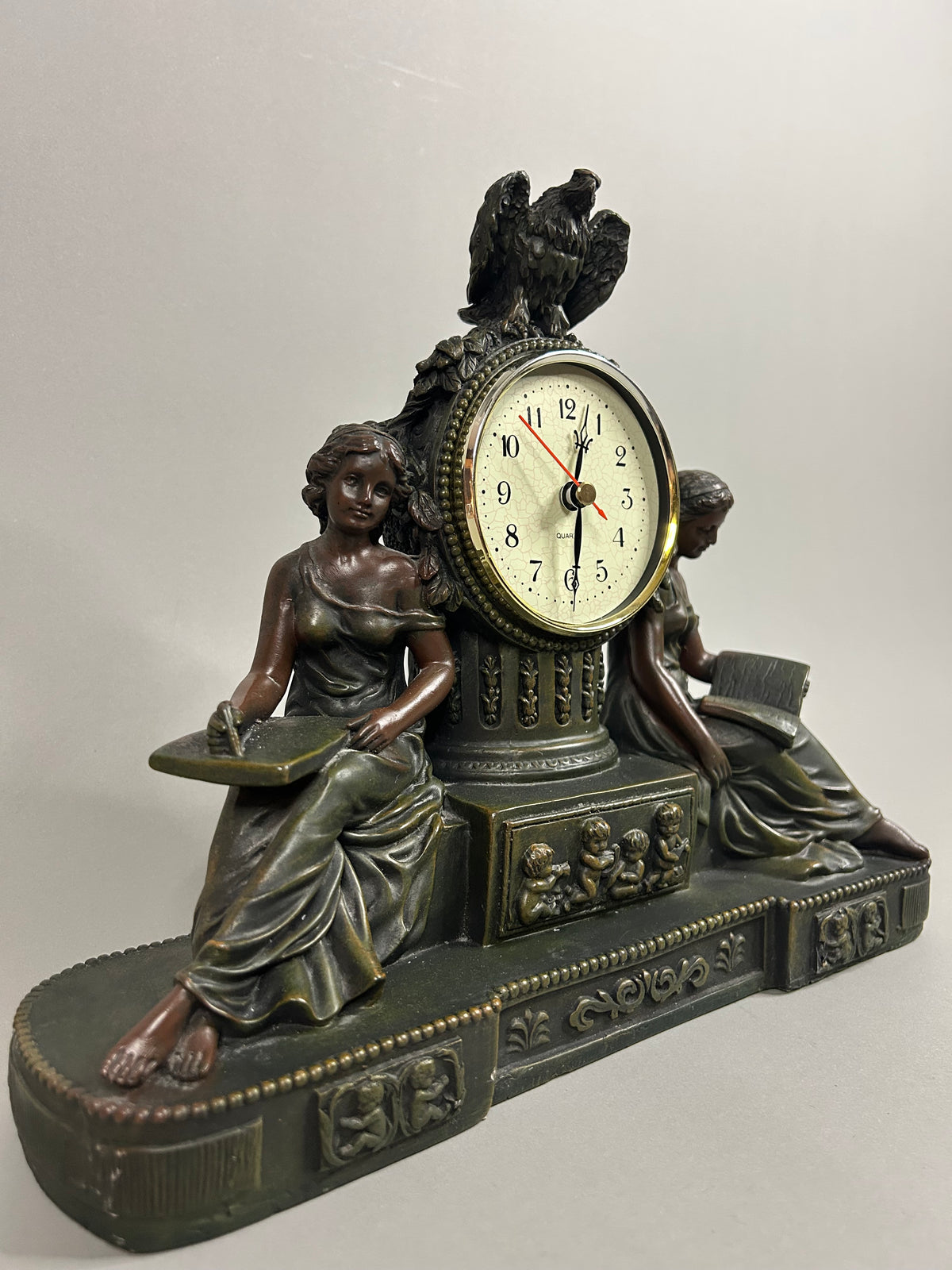 Sosa Mantel Clock Statue