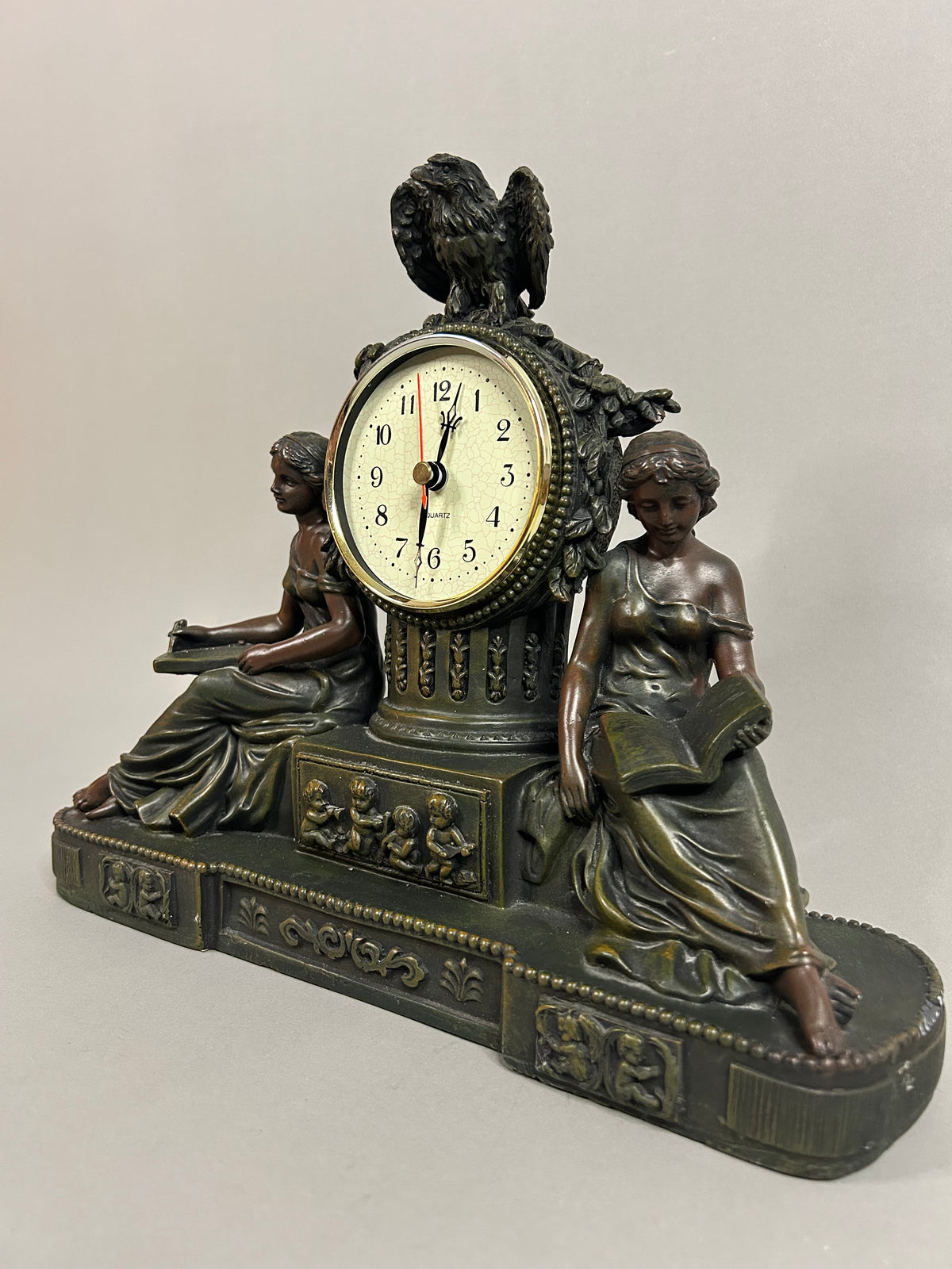 Sosa Mantel Clock Statue