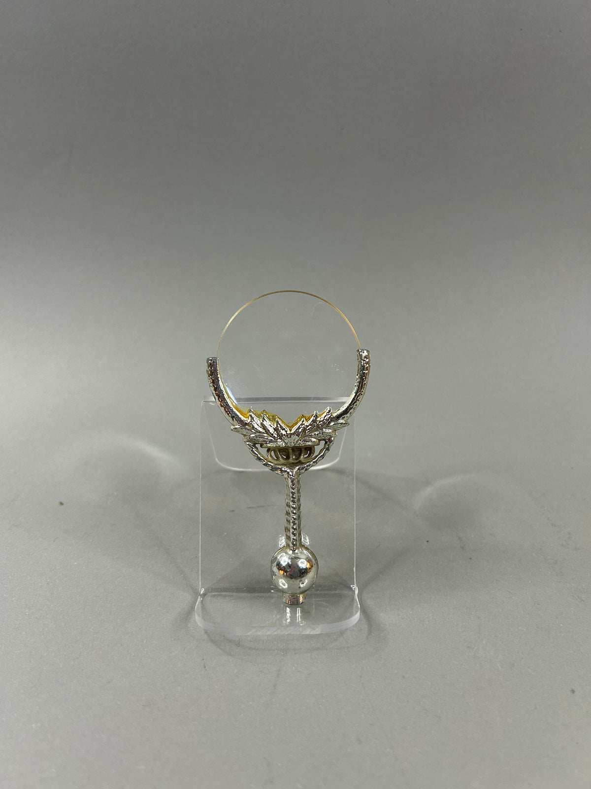 Tiny magnifying glass