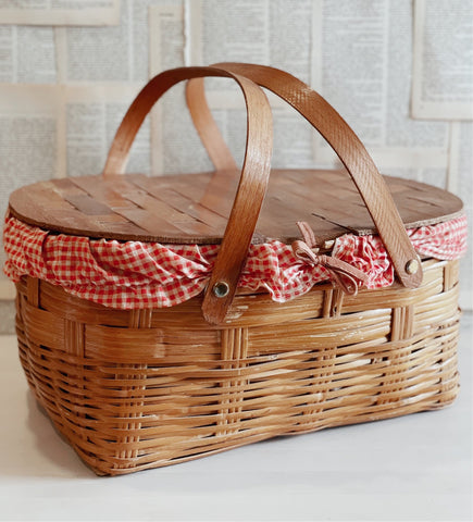 Vintage Picnic Basket // Country Core // Red Gingham